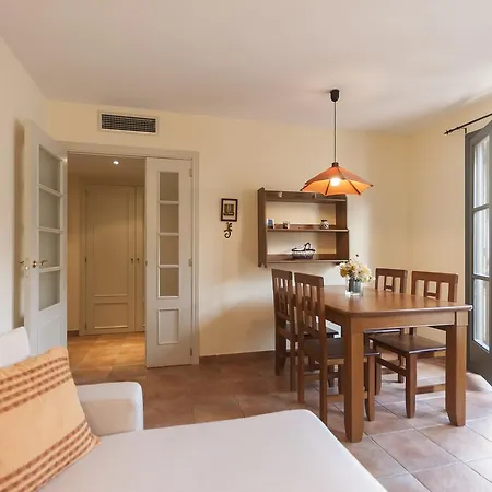 Apartment Lets Holidays Pau Moreu *