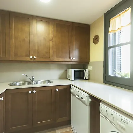 Lets Holidays Pau Moreu Apartment